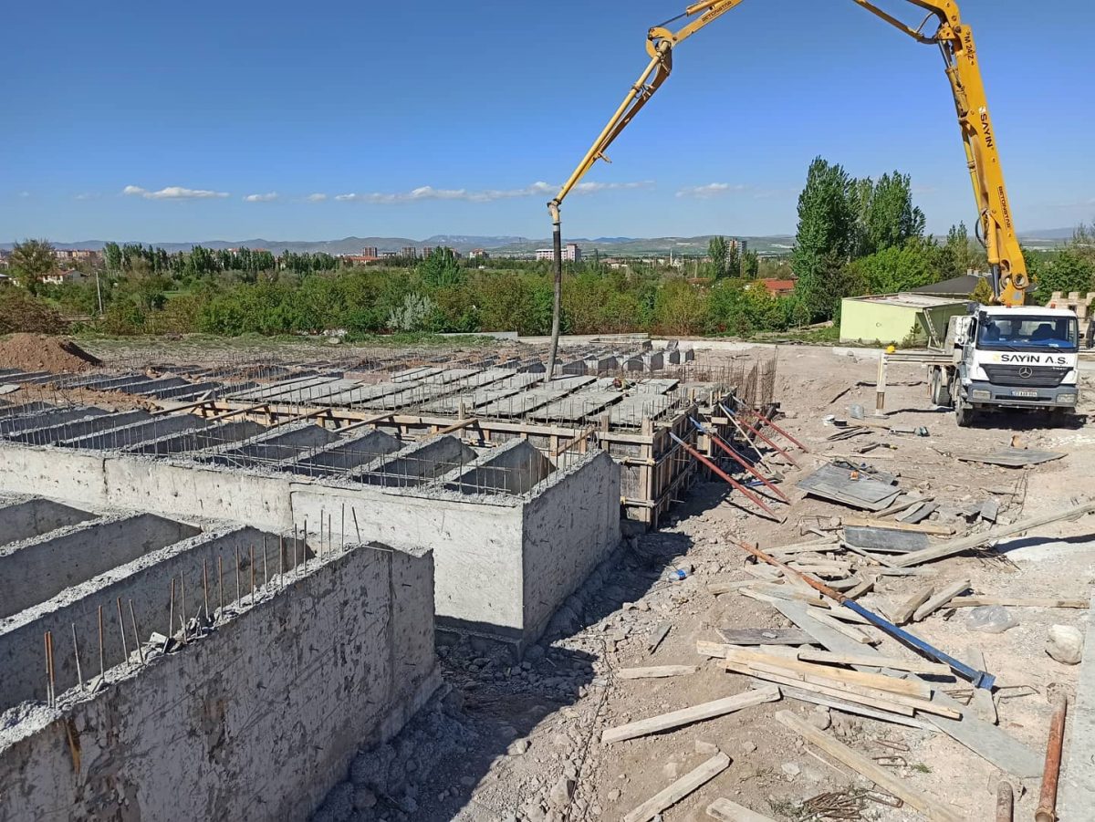 Tire İnşaat Betoncusu